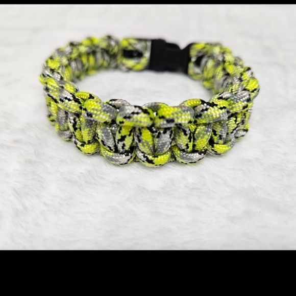 Paracord Bracelet Size 8" Green Grey New Handmade - Picture 1 of 4